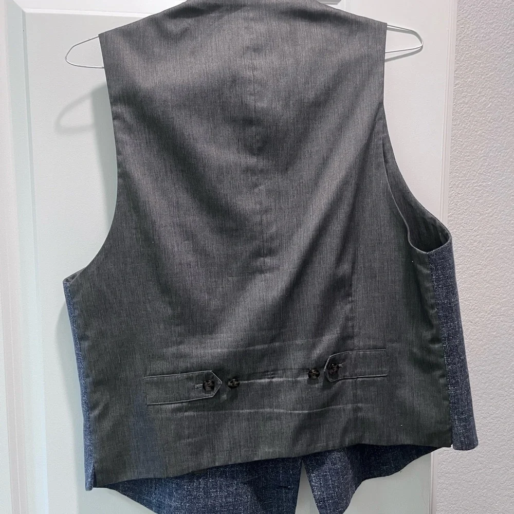 Suit Supply - Picture 2 of 5